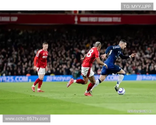 曼联改打四后卫体系成效待察，阿莫林战术调整受关注